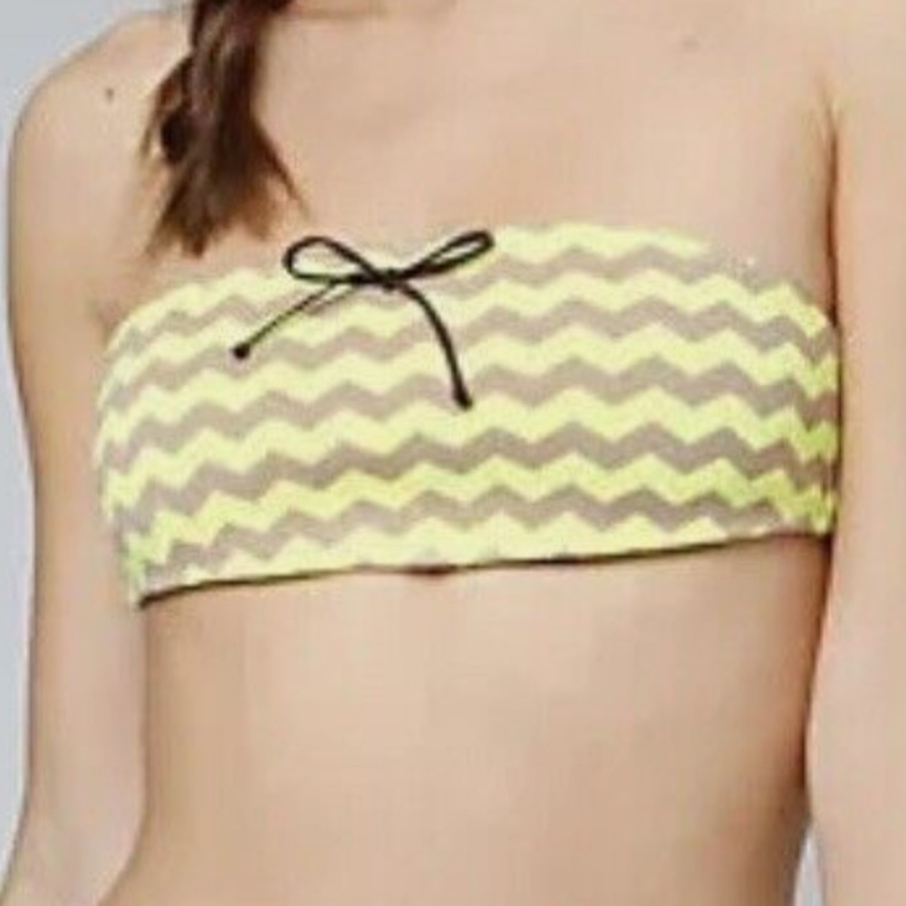 Undrest Chevron Pattern Bikini Top